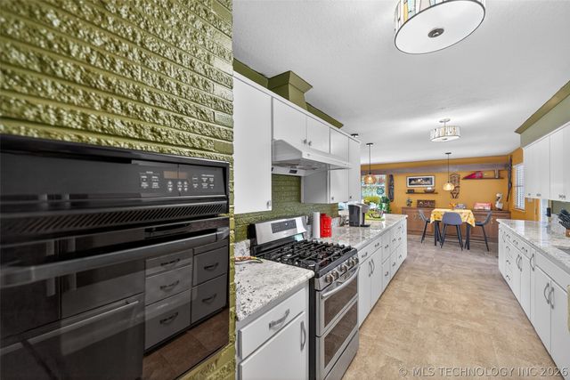 1901 Skyline Place, Bartlesville, OK 74006