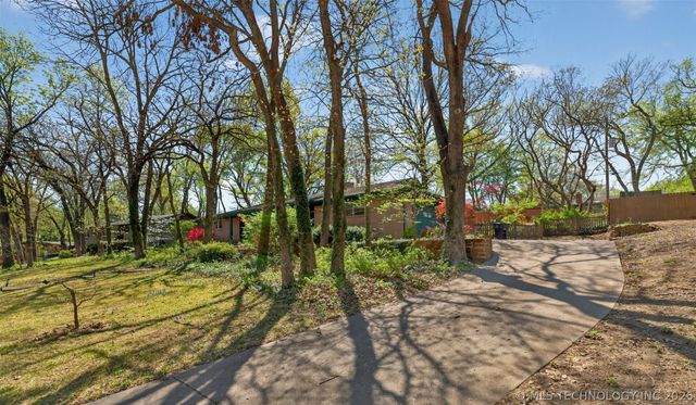 1901 Skyline Place, Bartlesville, OK 74006