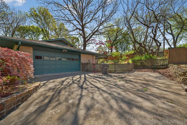 1901 Skyline Place, Bartlesville, OK 74006