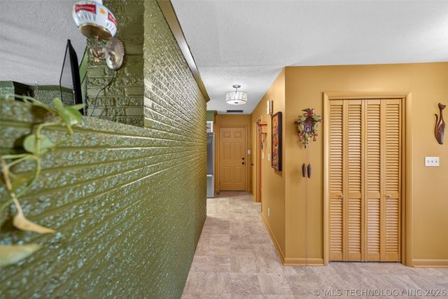 1901 Skyline Place, Bartlesville, OK 74006