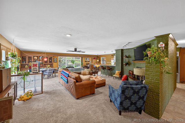 1901 Skyline Place, Bartlesville, OK 74006