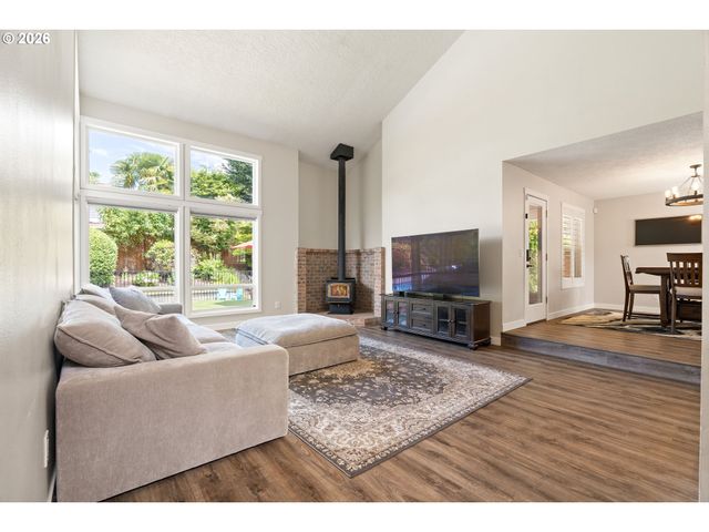 3714 Se PALMIRE Ct, Hillsboro, OR 97123