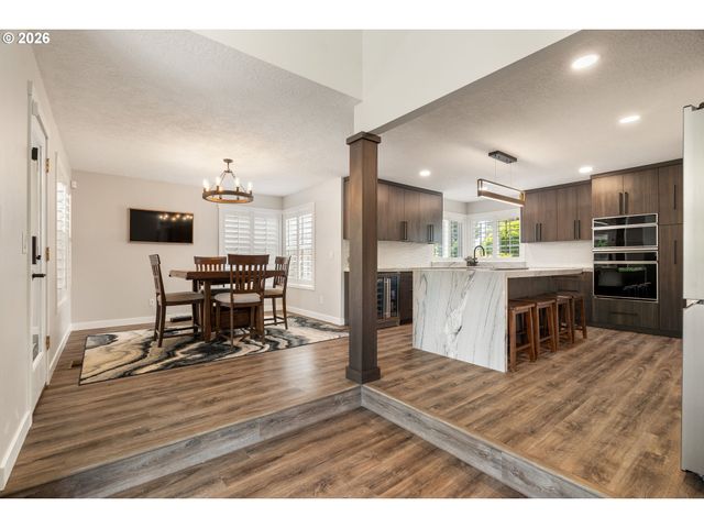 3714 Se PALMIRE Ct, Hillsboro, OR 97123