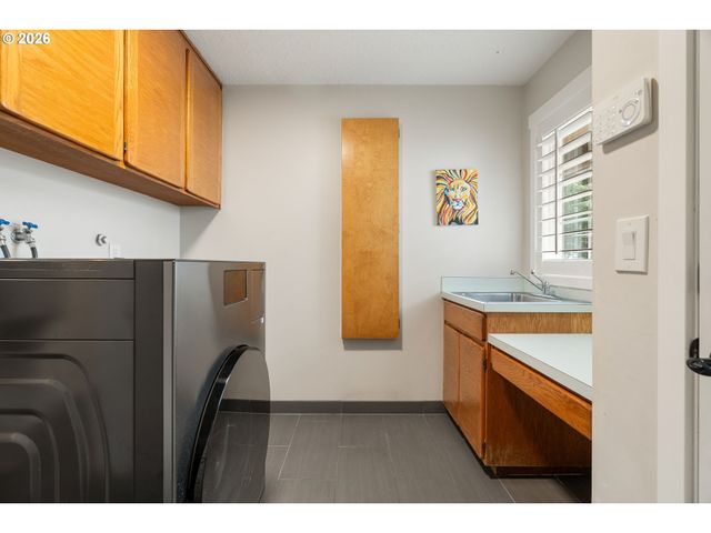 3714 Se PALMIRE Ct, Hillsboro, OR 97123
