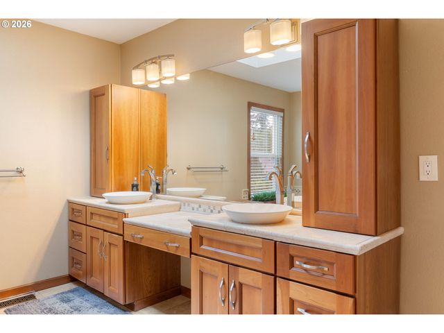 3714 Se PALMIRE Ct, Hillsboro, OR 97123