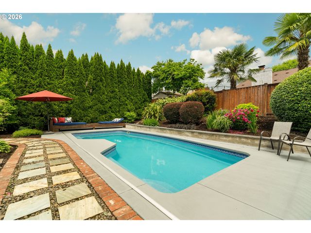 3714 Se PALMIRE Ct, Hillsboro, OR 97123