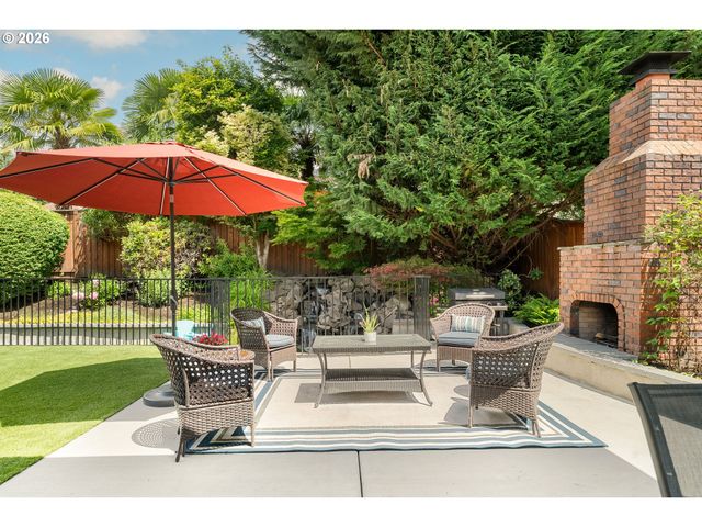 3714 Se PALMIRE Ct, Hillsboro, OR 97123