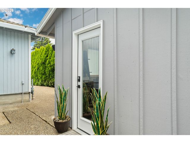 3714 Se PALMIRE Ct, Hillsboro, OR 97123