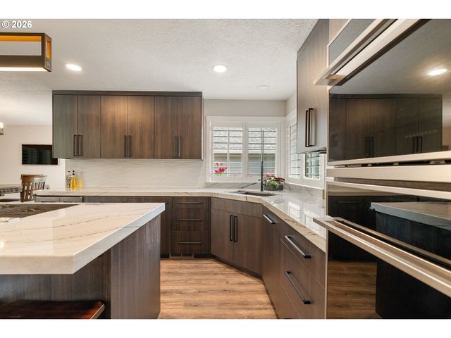 3714 Se PALMIRE Ct, Hillsboro, OR 97123