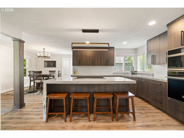 3714 Se PALMIRE Ct, Hillsboro, OR 97123
