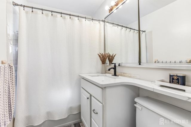 500 Cliffwood Avenue D13, Matawan, NJ 07747