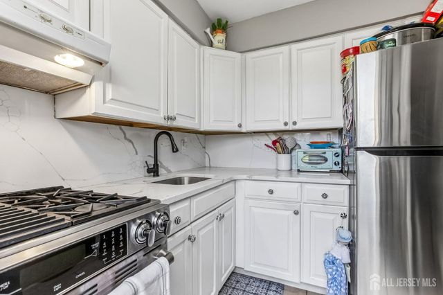500 Cliffwood Avenue D13, Matawan, NJ 07747