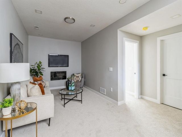 15533 Rocklyn Place, Clive, IA 50325