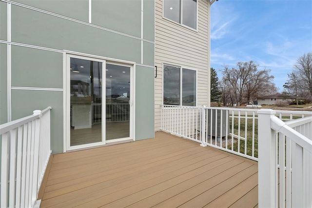 15533 Rocklyn Place, Clive, IA 50325