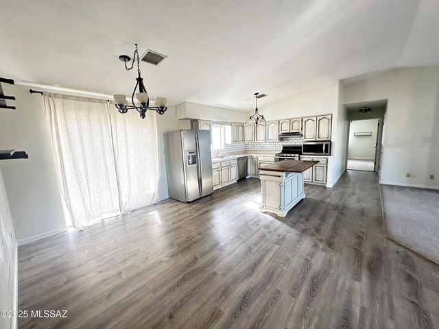 1402 Bobcat Lane, Willcox, AZ 85643