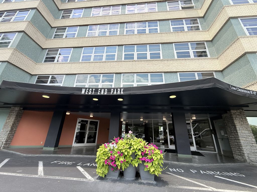 3314 West End Ave Apt 404, Nashville, TN 37203