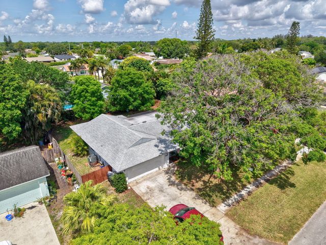 1197 Belmore Terrace, Wellington, FL 33414