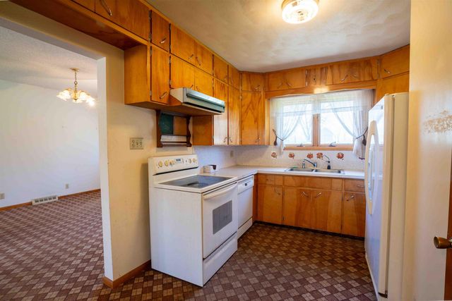 3429 Logan Avenue, Waterloo, IA 50703