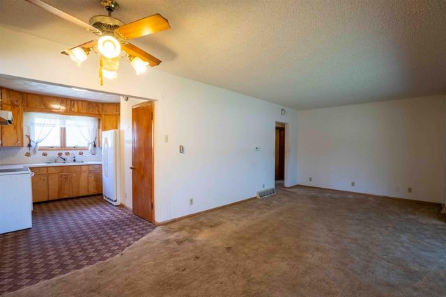 3429 Logan Avenue, Waterloo, IA 50703