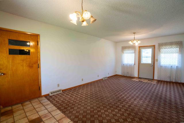 3429 Logan Avenue, Waterloo, IA 50703
