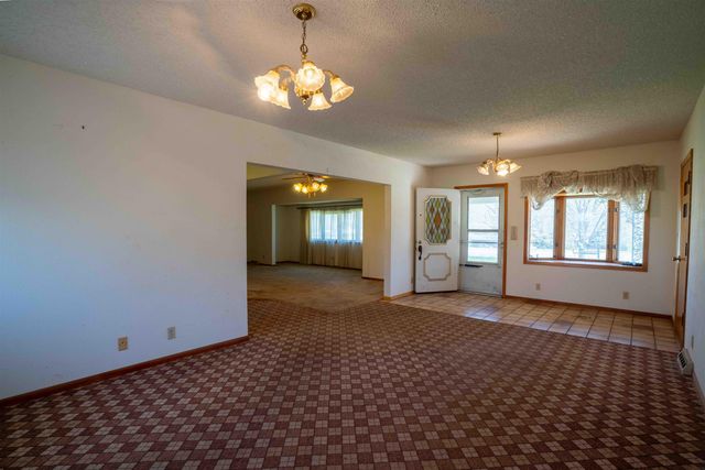 3429 Logan Avenue, Waterloo, IA 50703