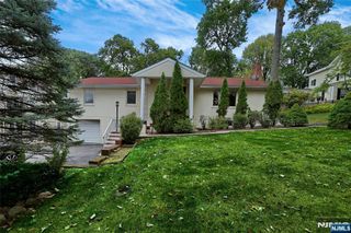 75 Clinton Avenue, Tenafly, NJ 07670