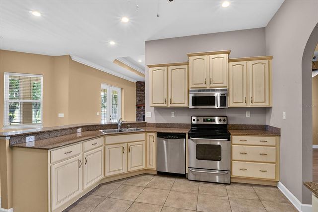 5704 LAKE VICTORIA DRIVE, Lakeland, FL 33813