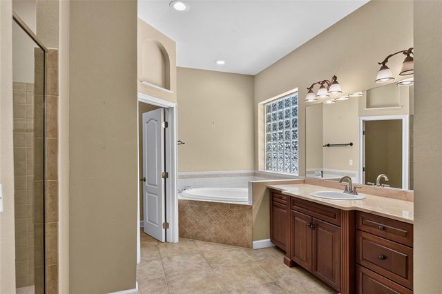 5704 LAKE VICTORIA DRIVE, Lakeland, FL 33813