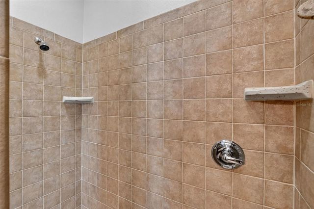 5704 LAKE VICTORIA DRIVE, Lakeland, FL 33813