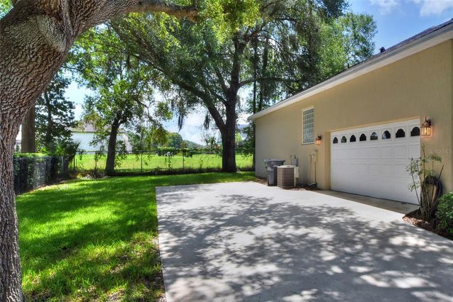 5704 LAKE VICTORIA DRIVE, Lakeland, FL 33813