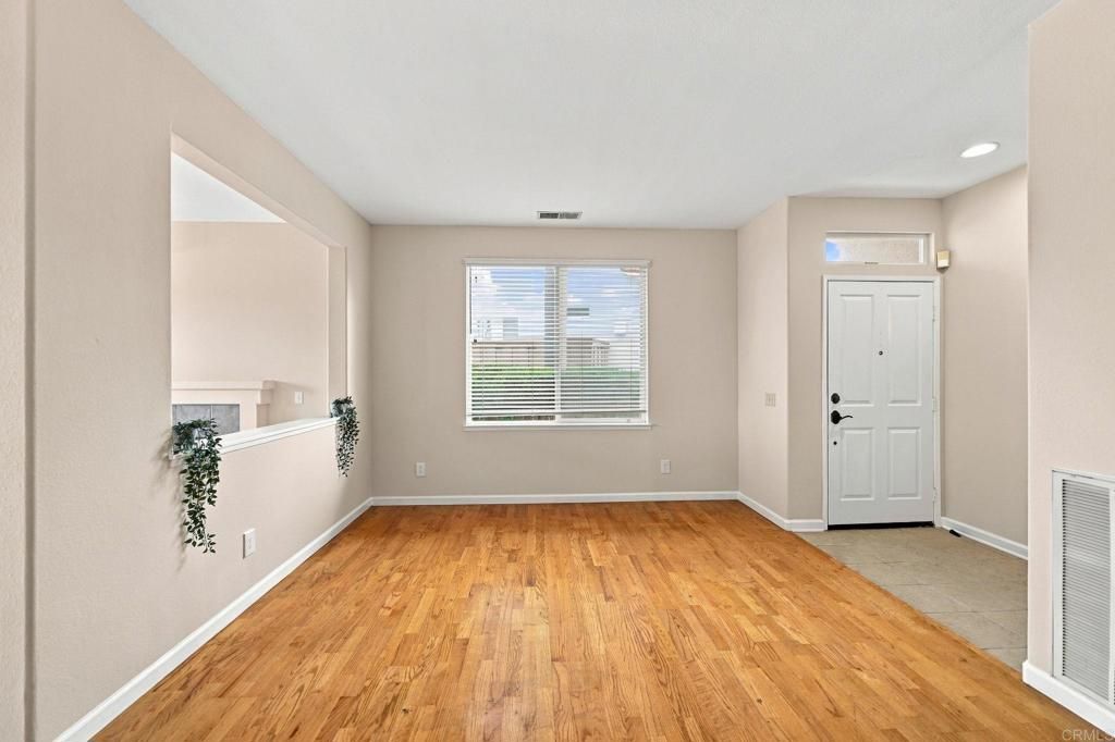 11595 Compass Dr Drive N 8, San Diego, CA 92126 — photo 3