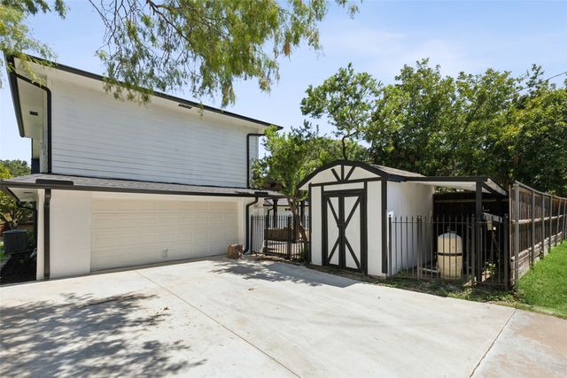 2824 Reedcroft Drive, Farmers Branch, TX 75234