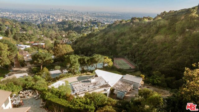 7300 Mulholland Drive, Los Angeles, CA 90046
