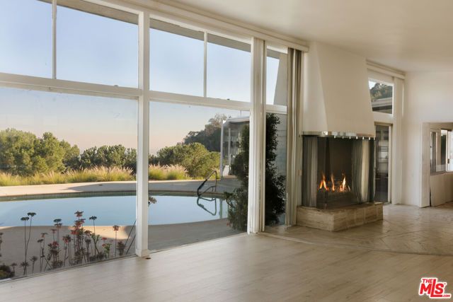 7300 Mulholland Drive, Los Angeles, CA 90046