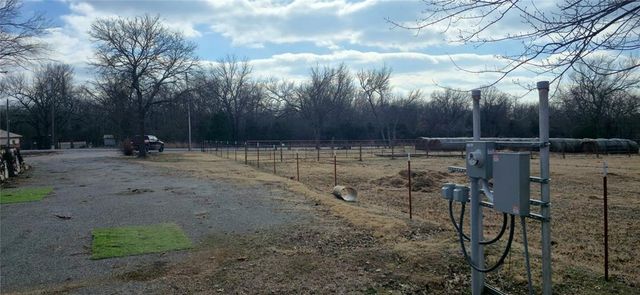 418529 E 1110 Road, Checotah, OK 74426