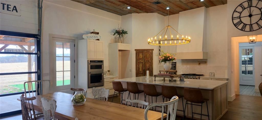 Image 12 of property listing at 418529 E 1110 Road, Eufaula, OK 74426