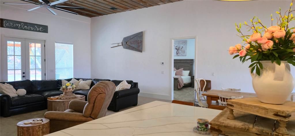 Image 8 of property listing at 418529 E 1110 Road, Eufaula, OK 74426