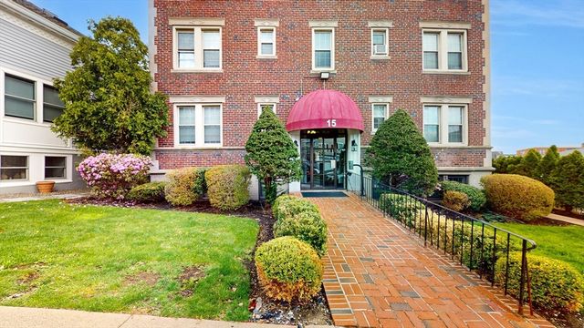 15 Governors Ave 19, Medford, MA 02155
