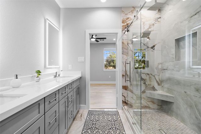 825 Paul Quinn Street E, Houston, TX 77091