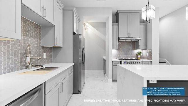 825 Paul Quinn Street E, Houston, TX 77091