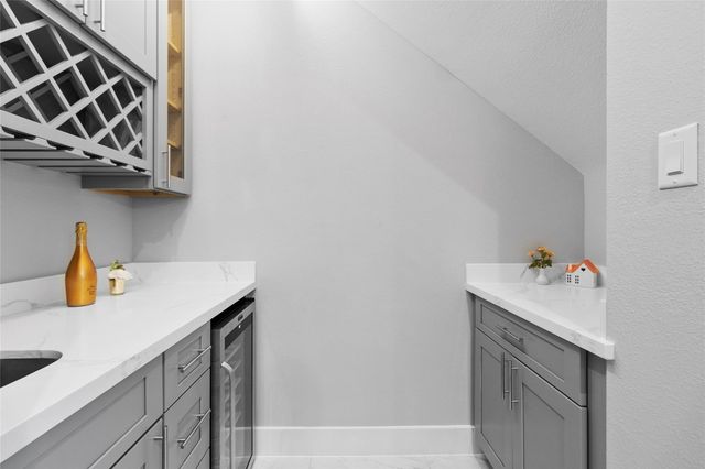 825 Paul Quinn Street E, Houston, TX 77091