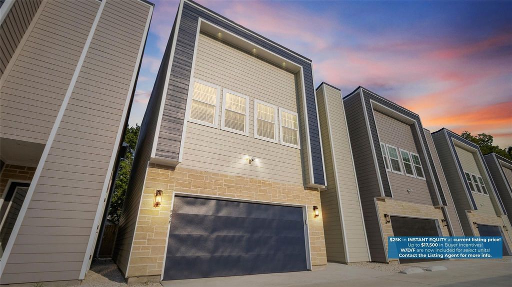 825 Paul Quinn Street E, Houston, TX 77091