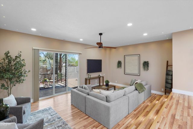 2615 Vista Larga Avenue NE, Albuquerque, NM 87106