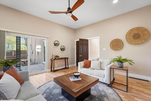 2615 Vista Larga Avenue NE, Albuquerque, NM 87106