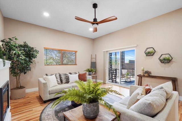 2615 Vista Larga Avenue NE, Albuquerque, NM 87106