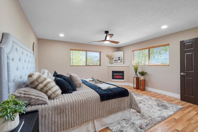 2615 Vista Larga Avenue NE, Albuquerque, NM 87106