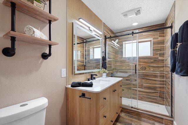 2615 Vista Larga Avenue NE, Albuquerque, NM 87106