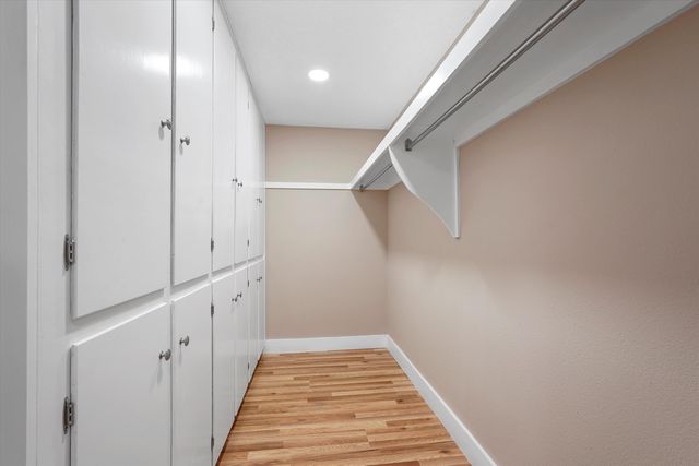 2615 Vista Larga Avenue NE, Albuquerque, NM 87106