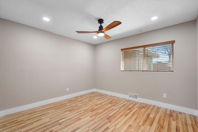 2615 Vista Larga Avenue NE, Albuquerque, NM 87106