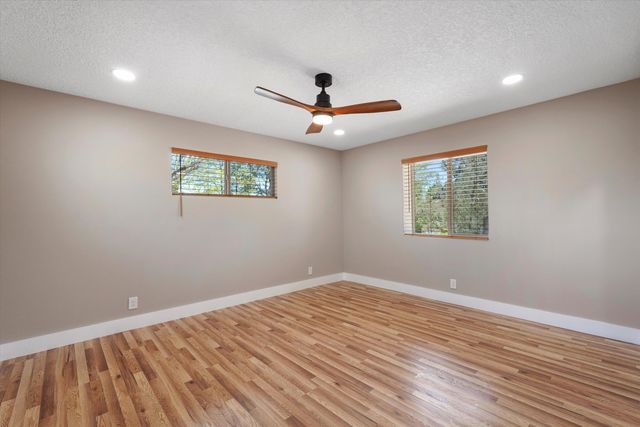 2615 Vista Larga Avenue NE, Albuquerque, NM 87106